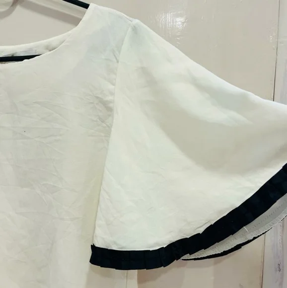 White bell sleeves top - Picture 4 of 4